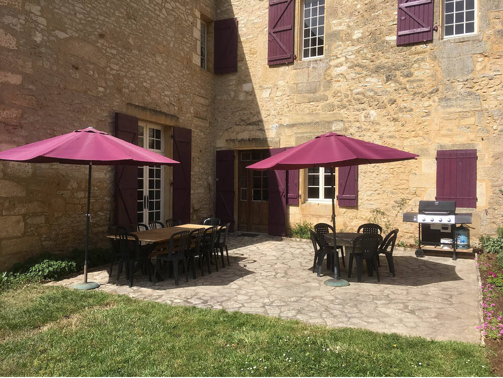 rochecourbe-patio-and-bbq